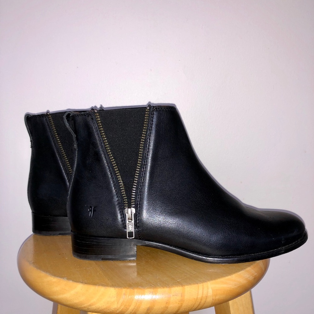 FRYE Carly Double Zip Chelsea Ankle Black Boots